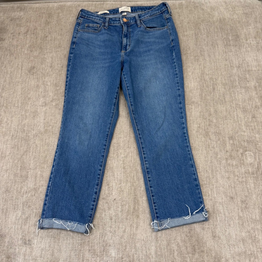 Universal Thread High Rise Straight Leg Jeans Medium Wash Raw Hem 6/28R Blue‎